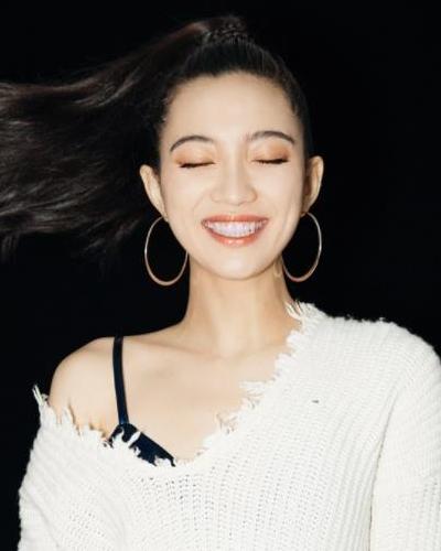 張?zhí)?>
                    <div   id=