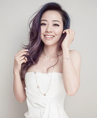 張靚穎
